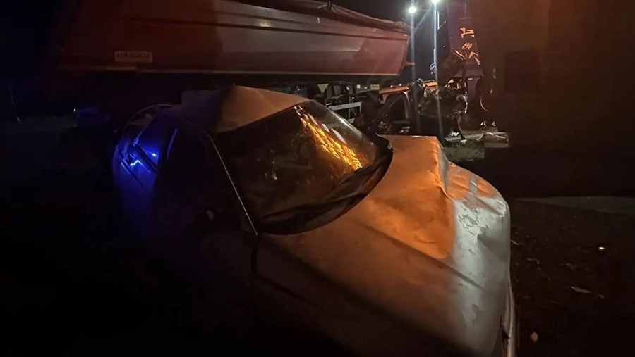 В Адыгее при столкновении грузовика с несколькими автомобилями погиб человек В Адыгее при столкновении грузовика с несколькими автомобилями погиб человек