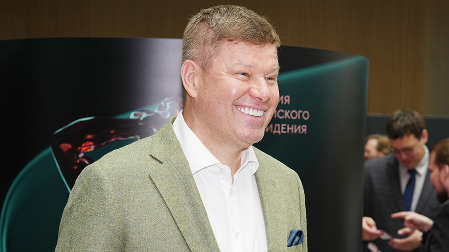 Дмитрий Губерниев объяснил, зачем переодевался в старуху Шапокляк