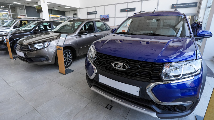 Продажи автомобилей Lada в июле выросли на 4,3%