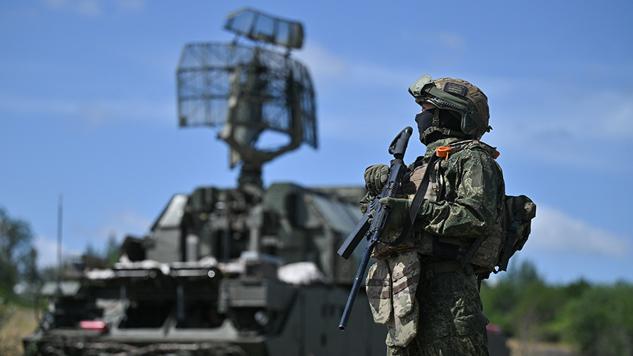 Бойцы группировки войск «Центр» рассказали о перехвате БПЛА в зоне СВО Бойцы группировки войск «Центр» рассказали о перехвате БПЛА в зоне СВО