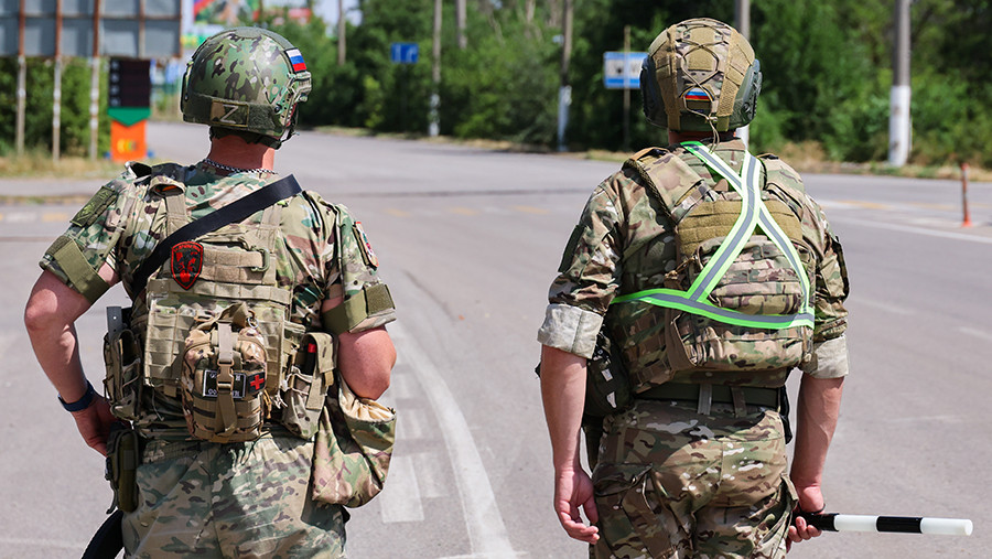 Военные автоинспекторы встретили профессиональный праздник на боевом посту Военные автоинспекторы встретили профессиональный праздник на боевом посту