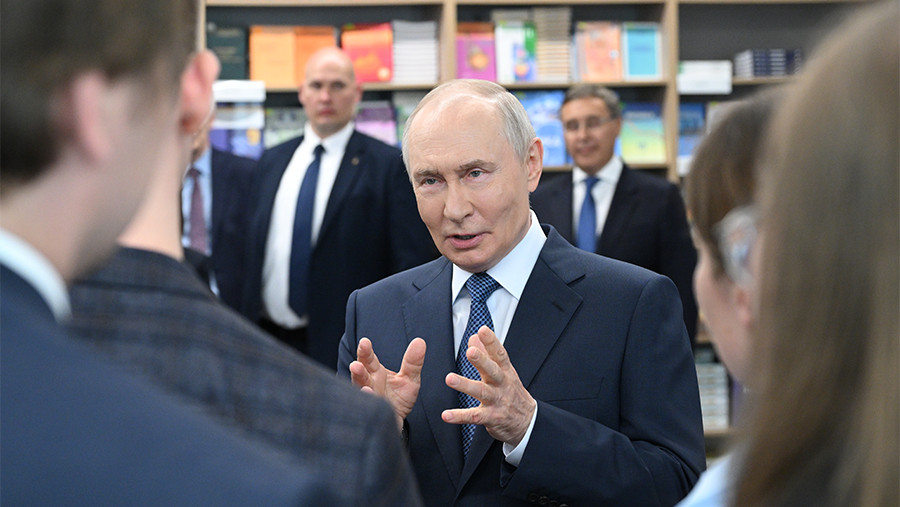 Встретившийся с Путиным сибирский ученый рассказал о разговоре с президентом Встретившийся с Путиным сибирский ученый рассказал о разговоре с президентом