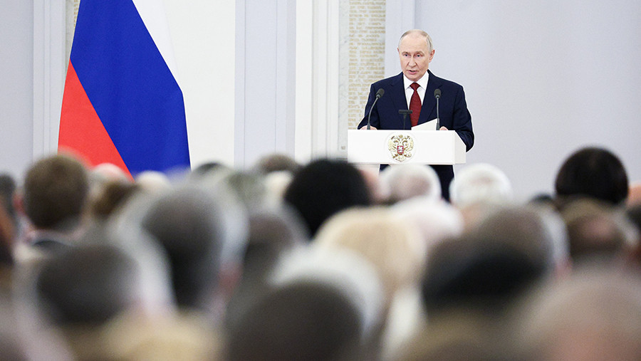 Путин выступил перед депутатами Госдумы VIII созыва. Главное Путин выступил перед депутатами Госдумы VIII созыва. Главное
