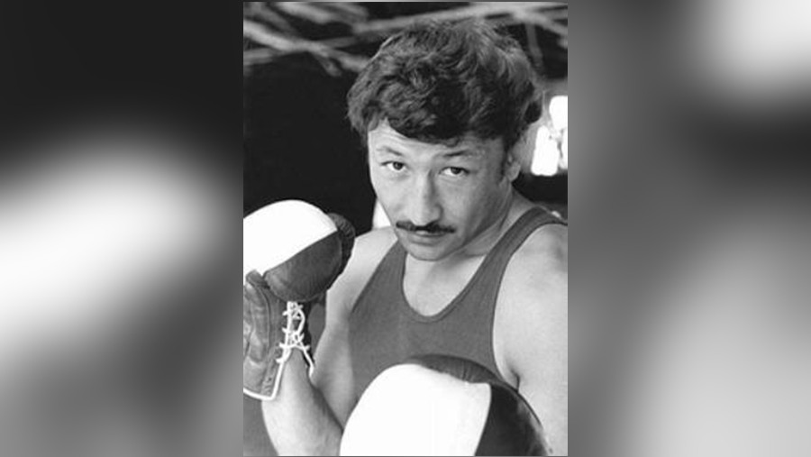 Умер чемпион мира и призер Олимпийских игр по боксу Руфат Рискиев Умер чемпион мира и призер Олимпийских игр по боксу Руфат Рискиев