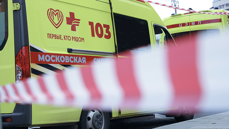 Мужчина погиб при падении строительного подъемника в центре Москвы