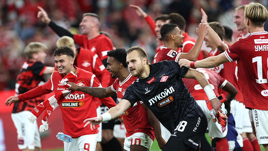 ФК &laquo;Спартак&raquo; обыграл &laquo;Зенит&raquo; в Москве со счетом 2:0