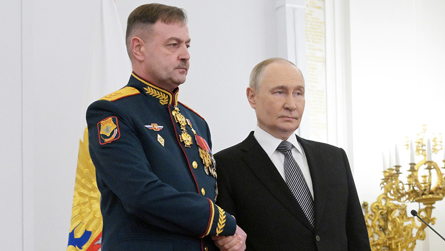 Путин назначил Андрея Иванаева командующим Центральным военным округом