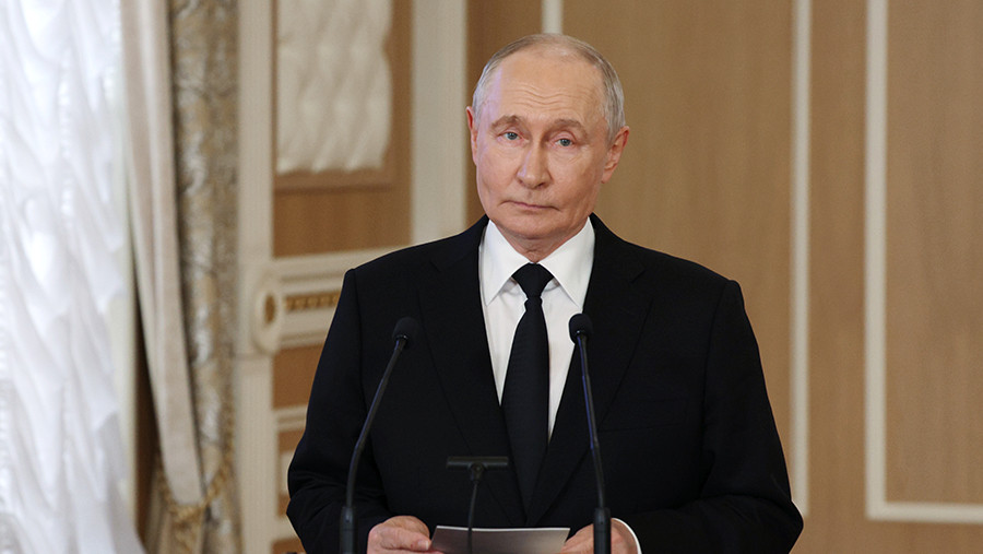Путин подписал закон о благоустройстве лесных тропинок