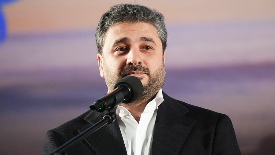 Урсуляк не пойдет на премьеру «Войны и мира» Андреасяна в кино Урсуляк не пойдет на премьеру «Войны и мира» Андреасяна в кино