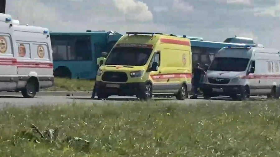 При столкновении двух автобусов в Петербурге пострадали 11 человек При столкновении двух автобусов в Петербурге пострадали 11 человек